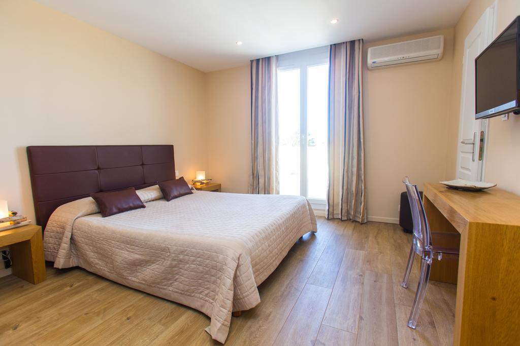 Hotel Cesario Calvi  Room photo